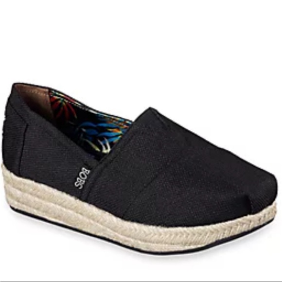 Bobs from Sketchers Size 8 shoes - Picture 1 of 4